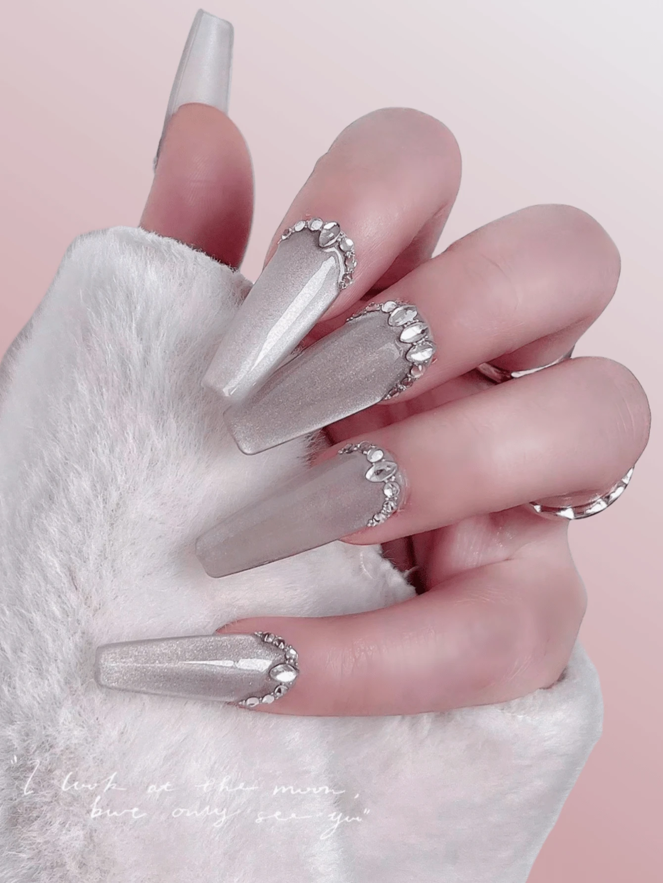nailrosy 10入組手工貼片假指甲尖頭指甲貼片鑽石裝飾法式白蝴蝶短眼貓3D創意有趣漫畫花卉可愛現代日系風格女士和女孩婚禮白色黑色紅色粉色禮品皇家藍色哥特風格深粉色棕色Y2K夏季櫻桃草莓指甲紅色中等指甲黑色指甲心形指甲凝膠貼花重金屬朋克派對2024夏季春季櫻桃海灘指甲度假海派指甲亮片妖艷粉色中短指甲黑色指甲基本指甲野花指甲海灘奶油色金色舞會指甲皇家藍色舞會指甲超凡指甲紫色舞會指甲黑色指甲海星指甲流行藝術藍色舞會指甲銀色短工作指甲杏仁形指甲犯罪妻指甲前衛指甲短套裝拉丁女士美甲用品 - 銀色 - 查看 1