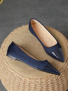 Ballerines noires à bout pointu avec imprimé serpent confortables pour femmes en bleu foncé, parfaites pour les vacances et les voyages. Chaussures basses de couleur unie olive verte décontractées pour l'automne