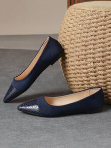 Ballerines noires à bout pointu avec imprimé serpent confortables pour femmes en bleu foncé, parfaites pour les vacances et les voyages. Chaussures basses de couleur unie olive verte décontractées pour l'automne