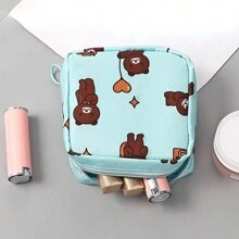 1 pièce Mignon Sac de rangement de serviettes hygiéniques portable à dessin animé en tissu pur grande capacité, sac de maquillage, pochette de soin de la peau, trousse de toilette, cube d'emballage, essentiels de voyage, essentiels de croisière, essentiels de dortoir, cadeaux pour demoiselles d'honneur, cadeaux pour maman, cadeaux d'anniversaire, cadeaux pour amis et enseignants, décoration de maison, décoration de salle de bain, salon, chambre à coucher, organisateur de salle de bain, organisateur de bijoux, organisateur d'huile à lèvres, organisateur de vernis à ongles