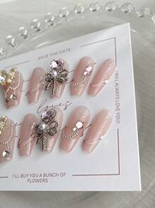 10 Pezzi/set Lunghezza Media Forma Di Chiodo Artificiale A Forma Di Bara Fatti A Mano, Colore Rosa Cocomero, Decorazioni Fatte A Mano Con Linea Dipinta, Strass, Perle, Catena A Farfalla E Disegno A Cuore D'amore 3d. Kit Di Suggerimenti Per Unghie Per Feste E Uso Quotidiano