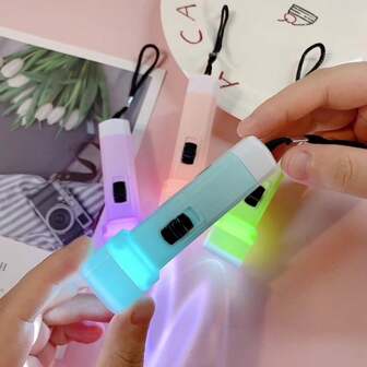 1 小手电筒强光灯 LED 照明玩具礼物实用照明钥匙扣吊坠 LED