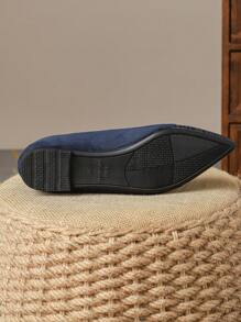 Ballerines noires à bout pointu avec imprimé serpent confortables pour femmes en bleu foncé, parfaites pour les vacances et les voyages. Chaussures basses de couleur unie olive verte décontractées pour l'automne