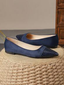 Ballerines noires à bout pointu avec imprimé serpent confortables pour femmes en bleu foncé, parfaites pour les vacances et les voyages. Chaussures basses de couleur unie olive verte décontractées pour l'automne