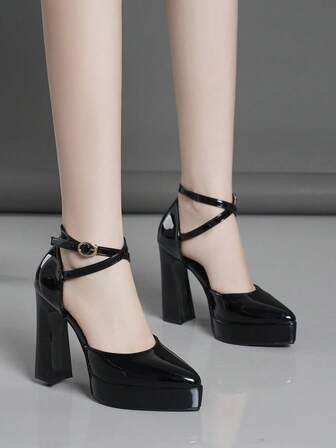 Dampumps med hög klack och urringning, superhög klack, finns i rosa, aprikos, vit, svart, röd, silver, guld, moderiktig