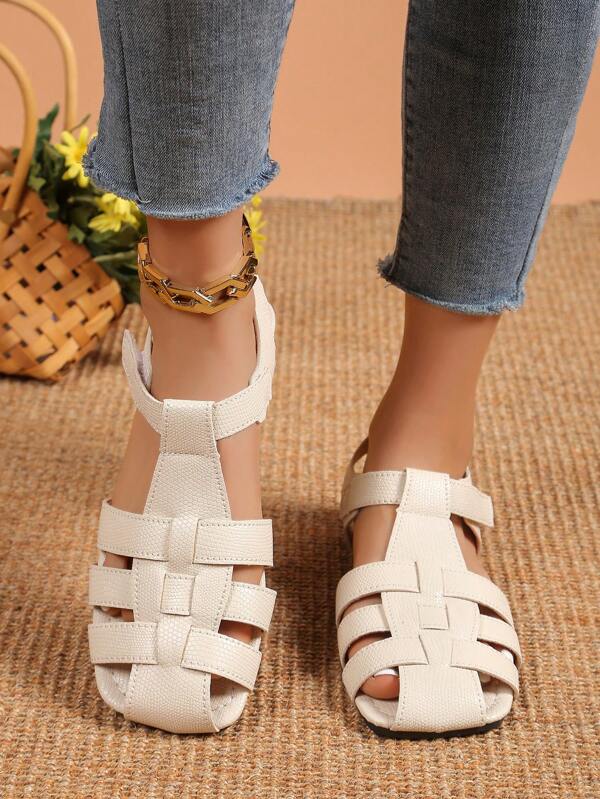 Einfache Flache Sandalen Für Frauen Mit Hohl-design, Zweifacher Verschleiß Für Den Täglichen Freizeit Outdoor Gebrauch, Neue Sommer Ankunft