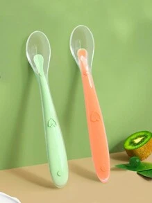 1把長柄矽膠軟勺,適用於嬰兒餵食訓練