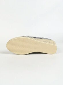 Thick-Soled Fisherman Shoes Women's Footwear, 2024 New Summer Woven Vintage French-Style Four-Season Loafers