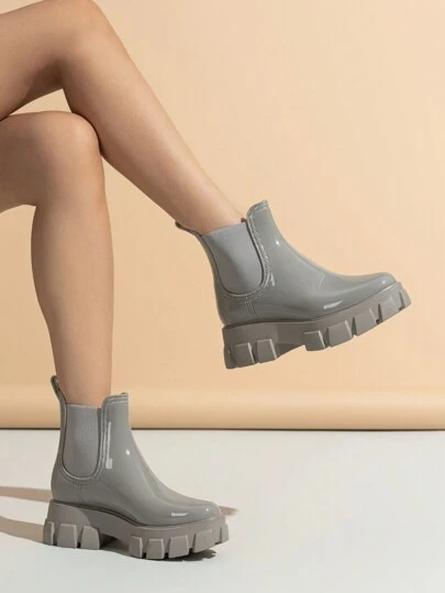 Women's Rain Boots Korean Style Lightweight Low-Cut Jelly Shoes Flat Bottom Water Shoes Fashionable Women's Outerwear Rain Shoes Comfortable Anti-Skid Waterproof High-Cut Work Boots Winter Women's Footwear