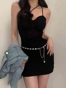 一款银合金材质的女士时尚花朵镶嵌腰链，适合万圣节、夏季、学校秋季等各种场合。