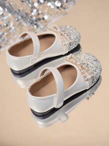 Ein Paar süße, modische, lässige, vielseitige Flache Schuhe für Mädchen, mit rutschfester Sohle, Klettverschluss, Obermaterial aus Kunstleder mit Kunstperlen und Strass, geeignet für Frühling, Sommer und Herbst