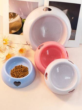 1pc Anti-Spill Pet Bowl For Dogs And Cats, Heart Shaped Plastic Bowl For Food And Water
