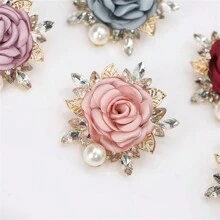 1pc New Korean Style Fabric Flower Brooch, Fashionable All-Match Pin For Coats, Party Favor, Birthday & Holiday Little Gift, Multiple Styles Available