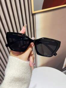 1 副女士猫眼式时尚眼镜，打造令人无法抗拒的美学配饰。全框设计，专为女性设计，是一款非常实用的日常眼镜，可让您从办公室到忙碌生活中的任何地方。遮阳镜海滩配饰