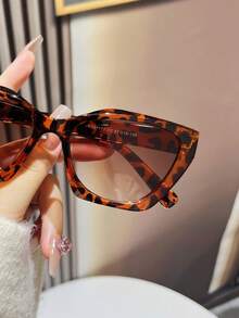 1 副女士猫眼式时尚眼镜，打造令人无法抗拒的美学配饰。全框设计，专为女性设计，是一款非常实用的日常眼镜，可让您从办公室到忙碌生活中的任何地方。遮阳镜海滩配饰