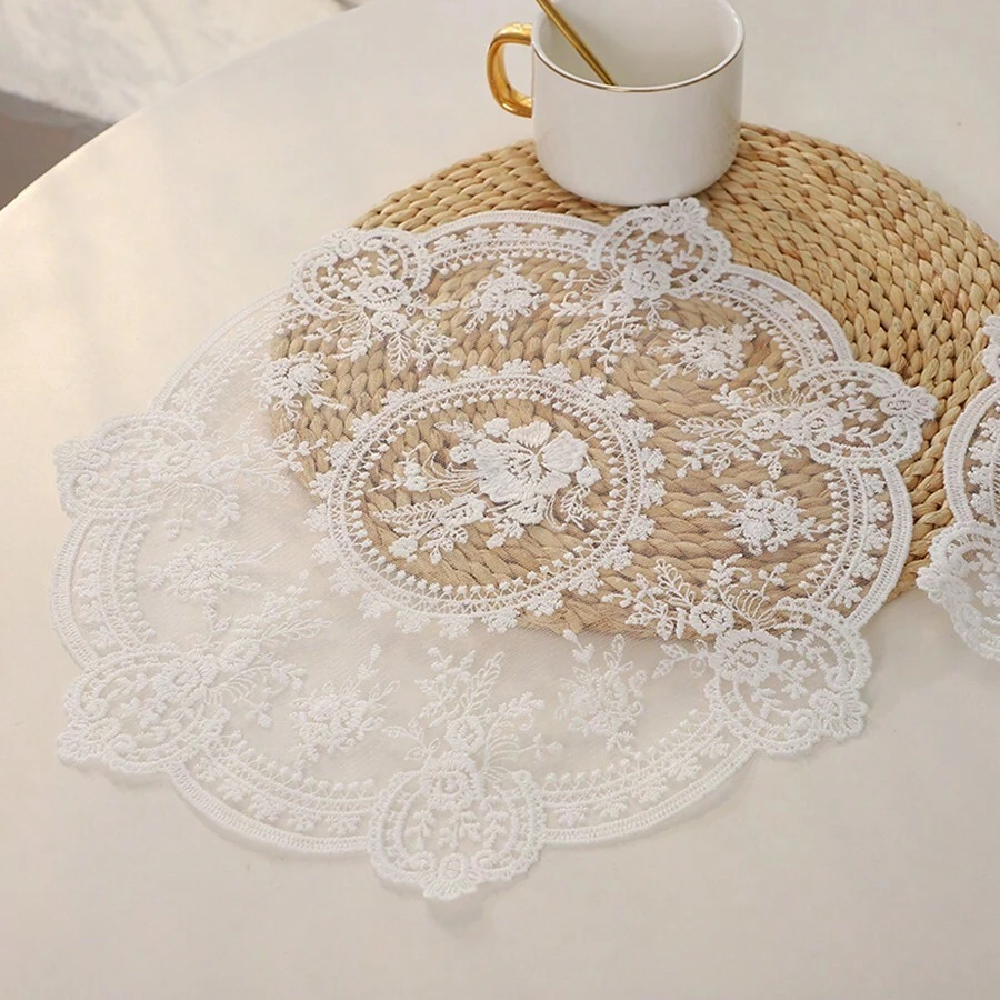 4 Pièces Napperons En Dentelle Ronds Pour La Décoration De Table Dans La Chambre À Coucher, La Salle À Manger, Le Salon Etc, Convient Comme Dessous De Verre / Table De Chevet / Tapis De Lampe / Bougie / Miroir / Vase / Café