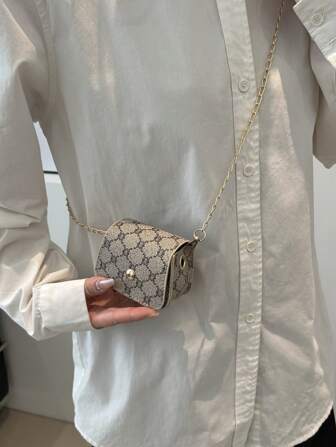 Versatile Minimalist Design, Solid Color Mini Women's Cross-Body Bag, Flap, Small Medium New Fashion Shoulder Bag