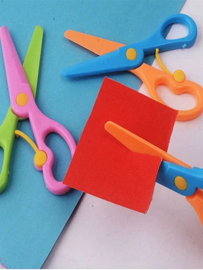 1pc Children's Scissors, Craft Scissors For Paper, Beginner Scissors With Plastic Blade, Diy Arts, Random Colorkids Scissors,Scissors Kids,Craft Scissors,Kids Scissors,Arts And Crafts Kids,Kids Arts And Crafts,Back To School