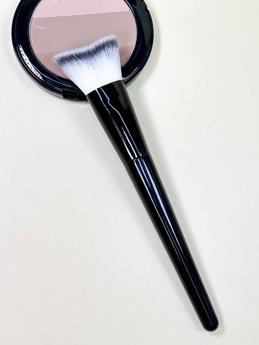 New VShape Contouring Brush With Soft Bristles For Sculpting Cheeks