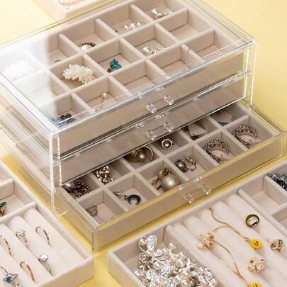 化妆抽屉收纳托盘、首饰盒、植绒首饰收纳托盘，另有三抽屉亚克力首饰盒可选，配套植绒收纳托盘，首饰收纳盒、戒指盒、桌面抽屉收纳盒、大号首饰盒、抽屉收纳盒，简约时尚设计，带植绒收纳托盘，可灵活DIY，粉色/米色/灰色可选，适合梳妆台上收纳首饰和小物件。