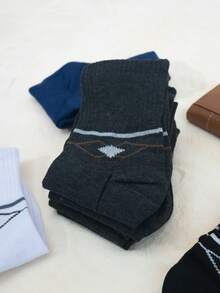 Set de 12 pares Calcetines deportivos para hombre, Calcetines tobilleros corte medio de algodón transpirables adecuados para todo tipo de zapatos.