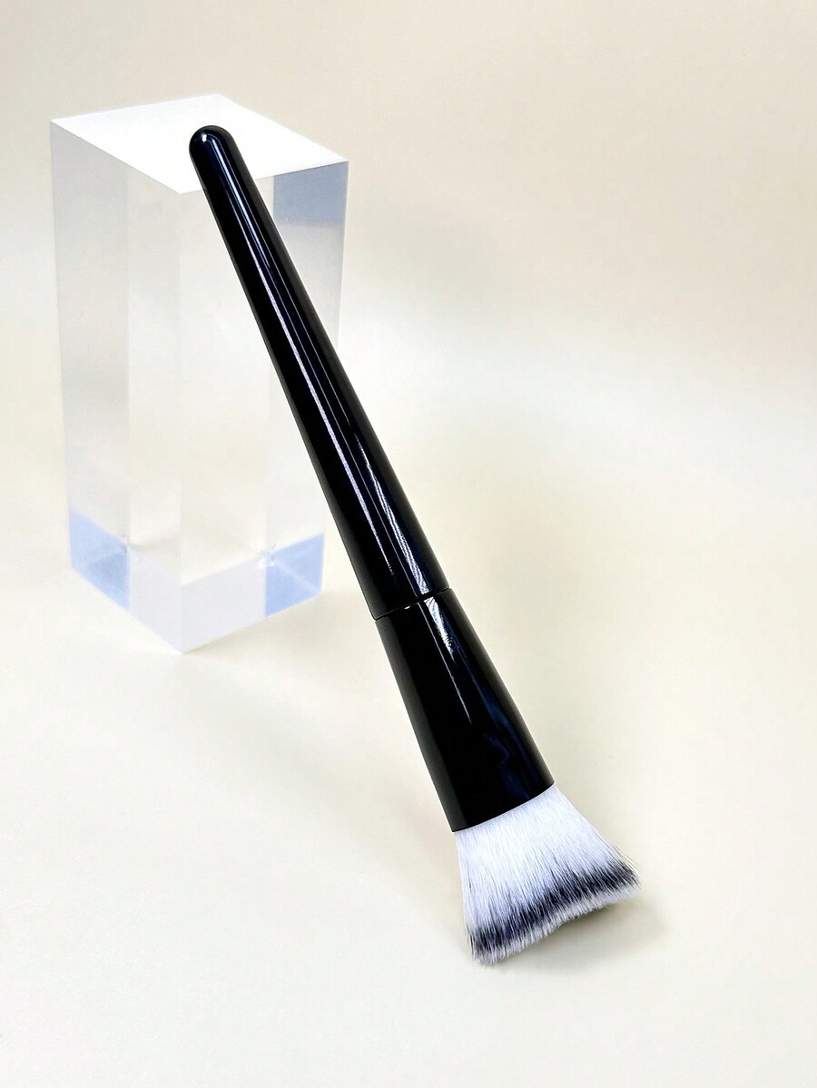 New VShape Contouring Brush With Soft Bristles For Sculpting Cheeks