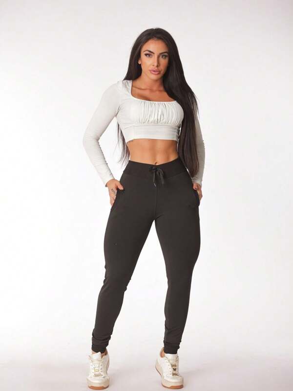 Calça Jogger Peluciada com Bolso