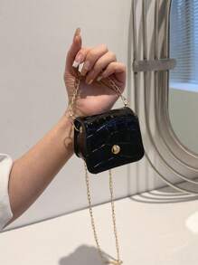 Versatile Minimalist Design, Solid Color Mini Women Crossbody Bag, Flap Closure, Small/Medium New Fashion Shoulder Bag - Black - View 4