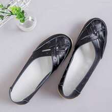 Ladies Hollow Out Flat Shoes, Breathable Solid Color Slip-On Loafers, Casual Everyday Flat Shoes - Black - View 2