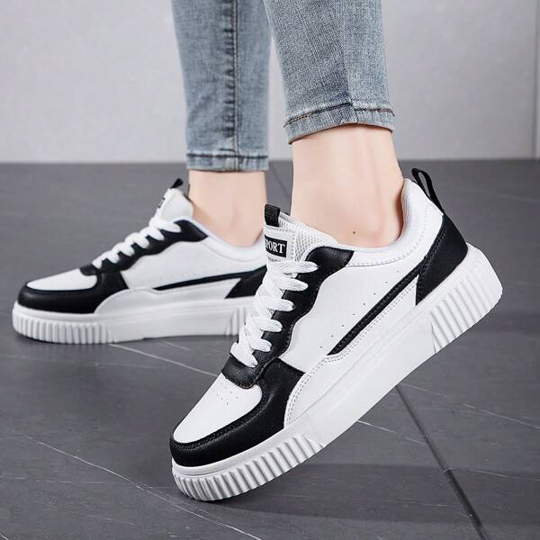 Nuevos tenis blancos con suela gruesa para mujer, zapatos de plataforma casuales versátiles, estilos de pareja, para todas las temporadas