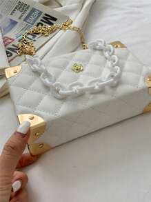 1pc Solid Color PU Leather Quilted Handbag, Women Small Square Bag, Clutch Wallet With Metal Lock Chain, Shoulder Bag, Hard Case Box, Suitable As Gift