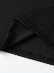 Conjunto de 3 peças de Camiseta de Treinamento Fitness para Homens Preto, Respirável e Confortável com Alças Cruzadas, Gola Redonda e Sem Mangas Para Uso Doméstico