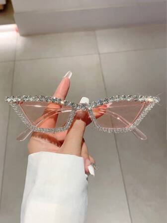 1 Stück neue Damen Katzenauge Mode Brille, Strass Dekoration, luxuriöse Dekorationsbrille mit königlichem Stil, Strandzubehör für Frauen, Brillen Basics für Herbst-Winter Damenoutfits, Geschäftskleidung, Geschenke für Sommer, Strand, Outdoor, Reisen
