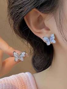 1pc Skc Gradient Blue Crystal Butterfly Stud Earring For Women, 2024 New Arrival Unique Design Fashionable Light Luxury & Elegant Ear Jewelry