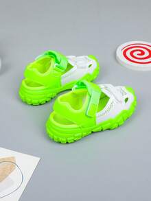 1雙中性簡約風格休閒透氣運動涼鞋,平底圓頭防滑網鞋適合兒童 - 綠色 - 查看 3