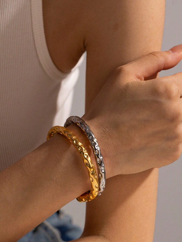 Uworld 1pc 18k Gold Plated Luxurious Hammered Texture Stainless Steel Cuff Bangle For Women Daily Wear