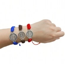 2 Stücke/satz Antik Versilberte San Benito Armbänder Mit Großer Medaille, Handgefertigt In Rot, Schwarz Und Blau Geflochtenem Schutzarmband, Einstellbare Größe 0,95 Zoll, Saint Benedict Medaille Armband Benediktiner Serenity Blessing Friendship Armband Geschenk Für Frauen Und Männer