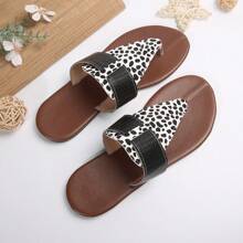 Dép xỏ ngón đế bằng mùa hè họa tiết da báo cho nữ, giày sandal mũi tròn, đế bệt, thường ngày có thể lật - họa tiết da báo trắng - Xem 2