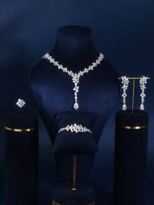 4入組銀色時尚立體鑽石星空珠寶套裝,包含項鍊,耳環,手鏈和開口戒指,適合女性日常佩戴 - 銀色 - 查看 1