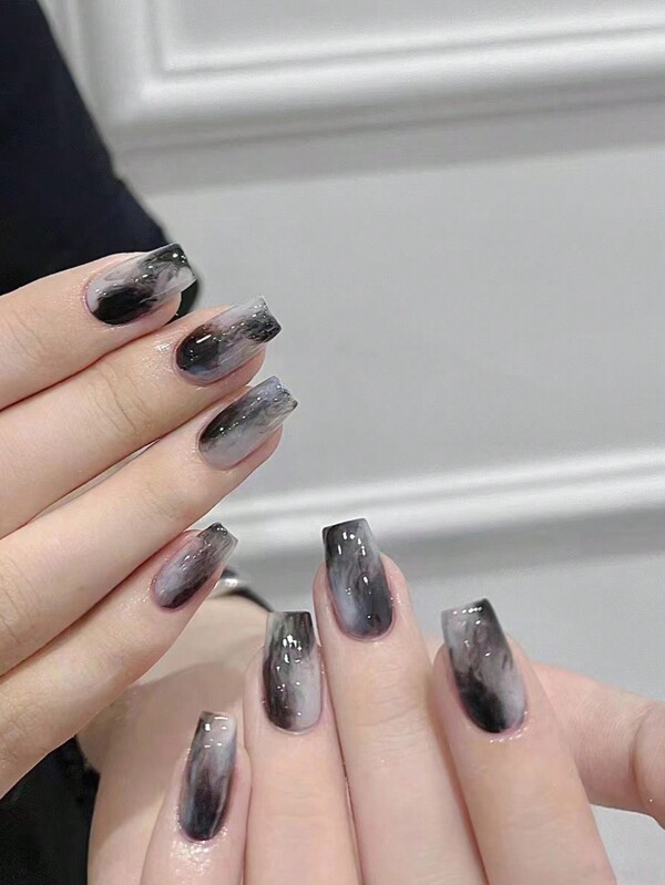 Uñas postizas de pintura de 24 piezas de tamaño mediano con diseño cuadrado blanco y negro gótico brillante de cubierta completa para mujeres y niñas. Suministros de uñas presionadas uñas falsas uña falsa uña acrílica