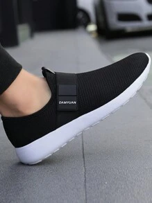 DaoLxi Men Black Slip On Casual Shoes Lightweight Work Shoes Trainers Breathable Non Slip Mesh Walking Gym Shoes Comfortable Workout Sneakers