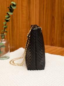 Fashionable Flower Pressed Women's Bag Simple Handbag With Chain Shoulder Strap For Crossbody Or Shoulder Wear