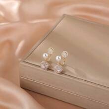 1pair Fashionable Faux Pearl & Cubic Zirconia Short Clip On Ear Cuffs For Women, Small & Versatile Accessories Suitable For Daily Wear, Wedding & Bride Without Ear Holes