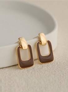 A Pair Of Square Brown Gold Rimmed Earrings With OL Commuting Style Suitable For Women To Wear At Banquets, Workplaces, And Daily Activities - A Pair Of Brown Square Gold-edged Earrings - View 9