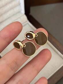 A Pair Of Square Brown Gold Rimmed Earrings With OL Commuting Style Suitable For Women To Wear At Banquets, Workplaces, And Daily Activities - A Pair Of Brown Square Gold-edged Earrings - View 11