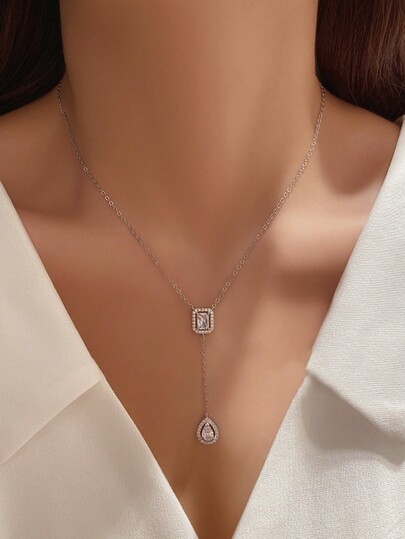 1 Pezzo Collana Elegante Decorata Con Cubic Zirconia, Forma A Goccia D'acqua Argentata Dal Design Semplice Adatta Per L'uso Quotidiano Delle Donne