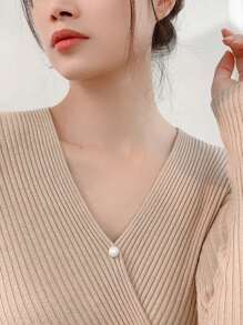 1 pieza Herramienta de botón antideslizante y delicada para broche de verano Nuevo estilo Pasador de hebilla Fijador de ropa para mujer Broche de chal Botón oculto - Negro - Ver 2