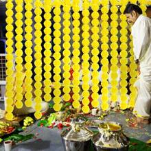 Decoración de guirnalda de tagetes, 1/5 guirnalda artificial de tagetes de 60 pulgadas (aproximadamente 1,5 metros) de largo, decorada con guirnalda de bodas, adecuada para viniha, bodas, eventos y otras ocasiones. - Amarillo - Ver 4