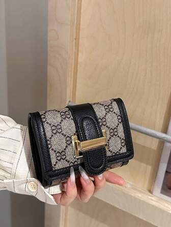 Women's Tri-Fold Flap Closure Short Black Floral Print Classic Multi-Card Holder Anti-Scan Bank/ID Card Case Vintage Style Compact Wallet