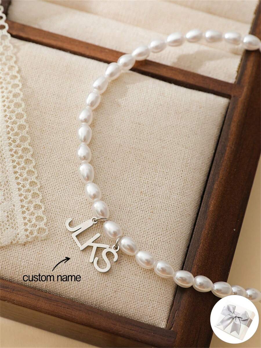 1pc Personalized Fashion Faux Pearl Custom Name Necklace, Capital Letter Necklace For Women, Minimalist Text Jewelry, Valentine's Day Gift, Bridesmaid Gift, Christmas Gift, Mother's Day Gift, Gift For Her - Silver - View 1